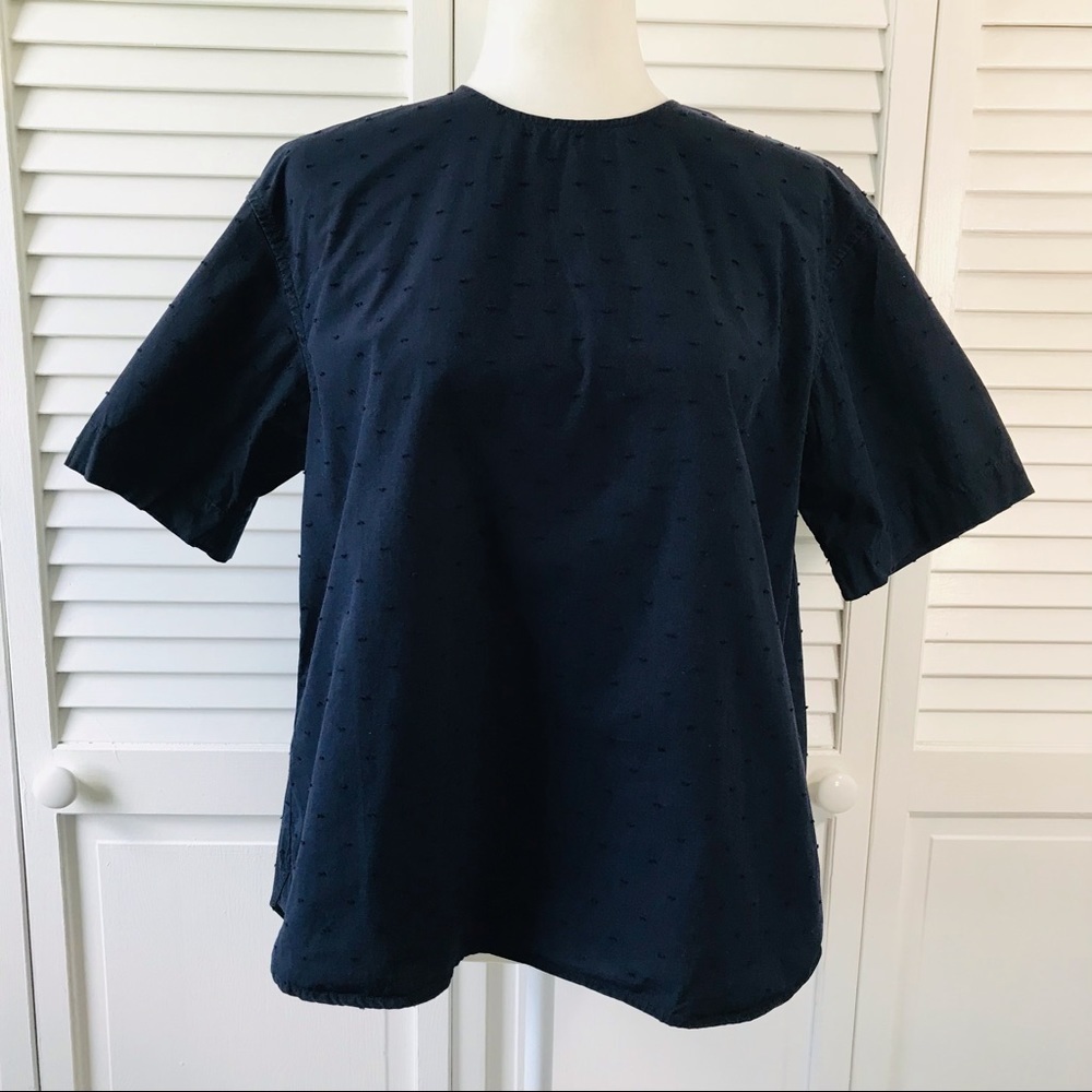 Price is firm UNIQLO Blue Short Sleeve Button Up Back Top Size Medium